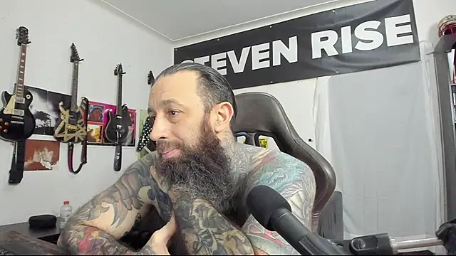 Snapshot of StevenRiseNYC chatting on February 2025 05:10:01 AM StevenRiseNYC online show from February 2025 05:10:01 AM