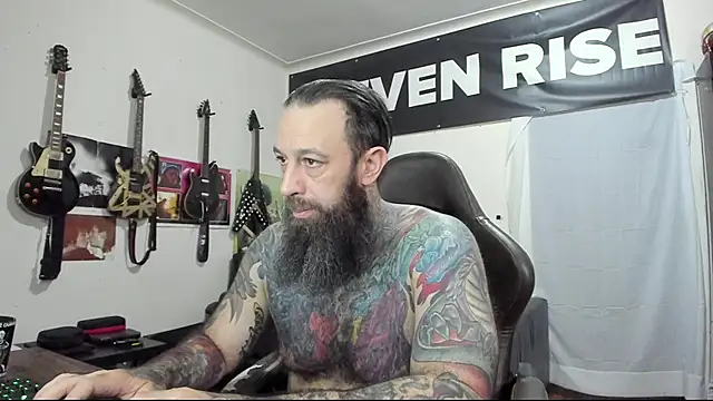 Snapshot of StevenRiseNYC chatting on February 2025 01:16:02 PM StevenRiseNYC online show from February 2025 01:16:02 PM