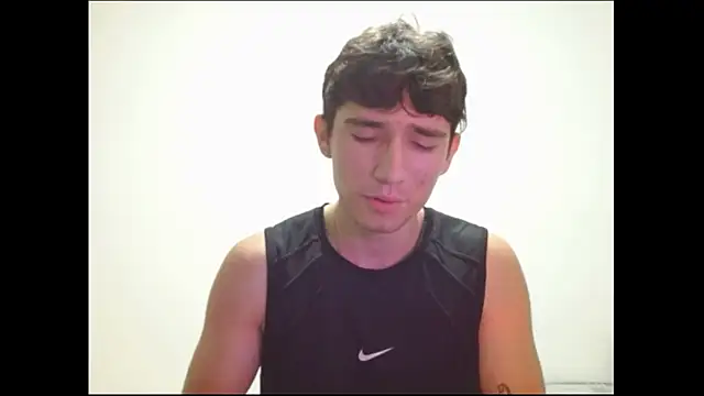 Snapshot of ChicoMaloFfF chatting on March 2026 02:04:02 AM ChicoMaloFfF online show from March 2026 02:04:02 AM