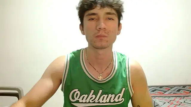 Snapshot of ChicoMaloFfF chatting on April 2026 12:41:02 AM ChicoMaloFfF online show from April 2026 12:41:02 AM