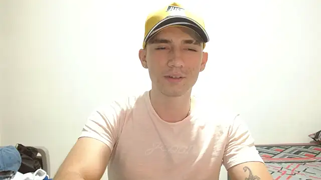 Snapshot of ChicoMaloFfF chatting on April 2026 12:54:02 AM ChicoMaloFfF online show from April 2026 12:54:02 AM