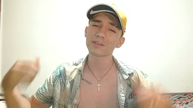 Snapshot of ChicoMaloFfF chatting on April 2026 12:04:01 AM ChicoMaloFfF online show from April 2026 12:04:01 AM