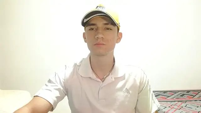 Snapshot of ChicoMaloFfF chatting on April 2026 01:19:01 AM ChicoMaloFfF online show from April 2026 01:19:01 AM