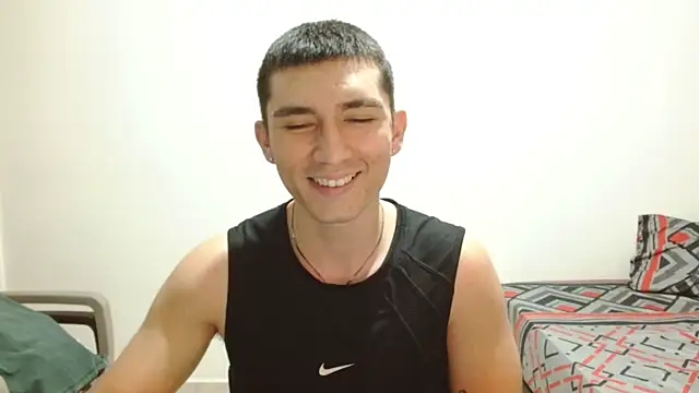 Snapshot of ChicoMaloFfF chatting on April 2026 01:08:01 AM ChicoMaloFfF online show from April 2026 01:08:01 AM