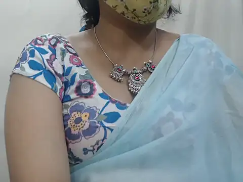 Snapshot of Lovely_Siri_23 chatting on February 2026 06:33:02 PM Lovely Siri 23 online show from February 2026 06:33:02 PM