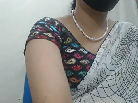 Snapshot of Lovely_Siri_23 chatting on April 2026 05:54:01 AM Lovely Siri 23 online show from April 2026 05:54:01 AM