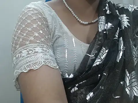 Snapshot of Lovely_Siri_23 chatting on June 2026 09:32:02 AM Lovely Siri 23 online show from June 2026 09:32:02 AM