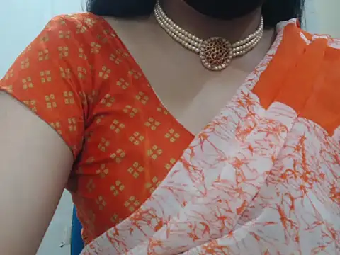 Snapshot of Lovely_Siri_23 chatting on July 2026 06:21:01 PM Lovely Siri 23 online show from July 2026 06:21:01 PM