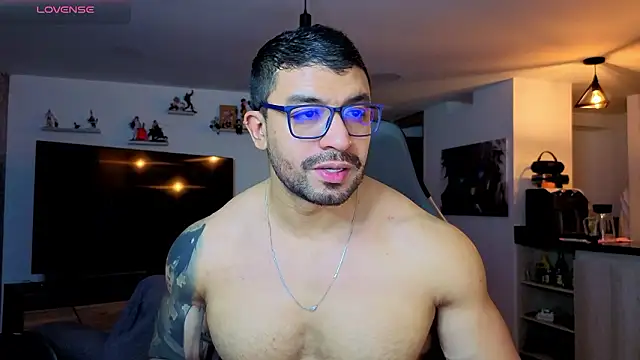 Snapshot of Michael_Diamond chatting on March 2026 04:06:02 AM Michael Diamond online show from March 2026 04:06:02 AM