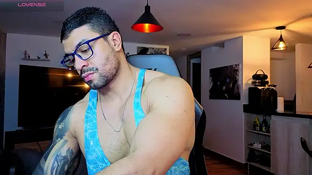 Snapshot of Michael_Diamond chatting on March 2026 01:45:01 AM Michael Diamond online show from March 2026 01:45:01 AM