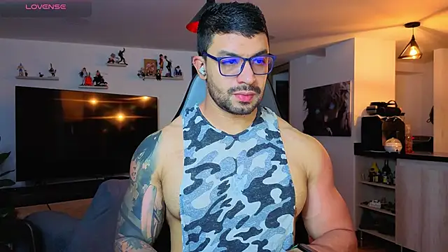 Snapshot of Michael_Diamond chatting on April 2026 02:09:02 AM Michael Diamond online show from April 2026 02:09:02 AM