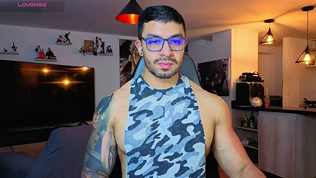 Snapshot of Michael_Diamond chatting on April 2026 04:02:02 AM Michael Diamond online show from April 2026 04:02:02 AM