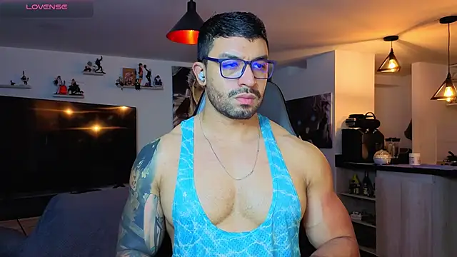 Snapshot of Michael_Diamond chatting on April 2026 02:33:02 AM Michael Diamond online show from April 2026 02:33:02 AM