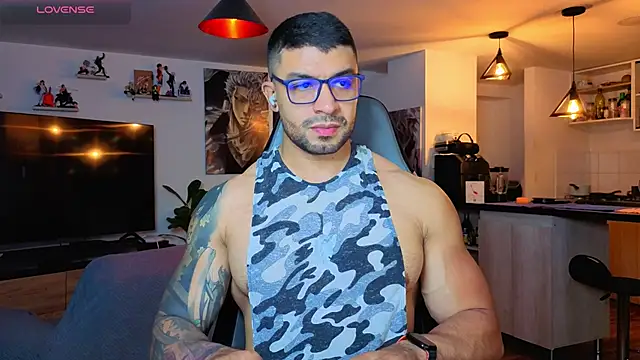 Snapshot of Michael_Diamond chatting on April 2026 03:33:02 AM Michael Diamond online show from April 2026 03:33:02 AM