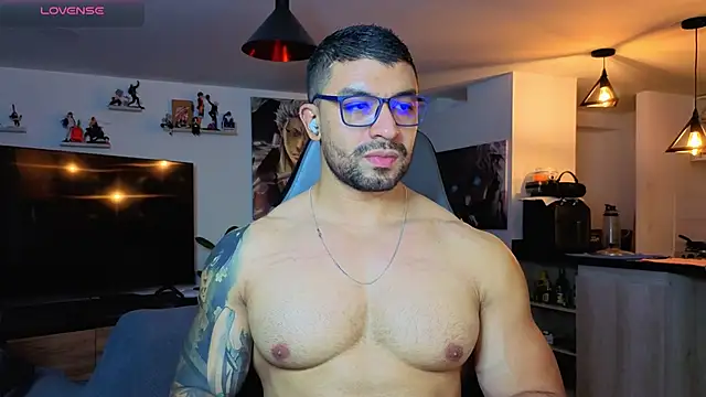 Snapshot of Michael_Diamond chatting on April 2026 04:04:02 AM Michael Diamond online show from April 2026 04:04:02 AM