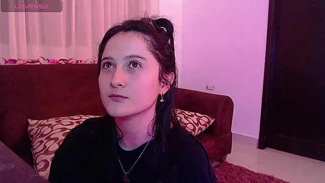 Snapshot of AlissonnFoxx chatting on February 2025 04:20:01 AM AlissonnFoxx online show from February 2025 04:20:01 AM