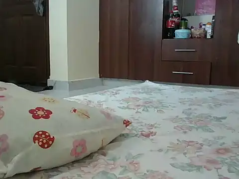 sweet-fancy online show from October 2025 07:12:02 AM