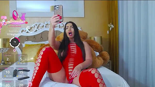 GoldenCaroline online show from February 2026 05:31:01 PM