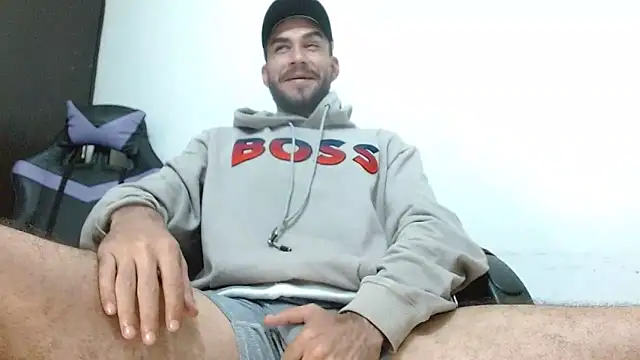 Snapshot of Money_For_masterCody chatting on March 2025 04:06:02 AM Money For masterCody online show from March 2025 04:06:02 AM