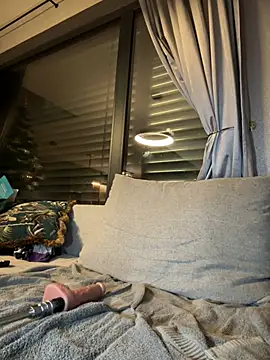 Snapshot of Bella-Tight chatting on December 2024 07:04:02 AM Bella-Tight online show from December 2024 07:04:02 AM