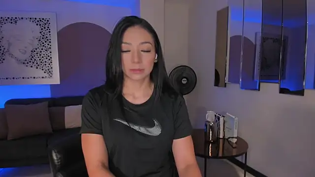 Snapshot of LizzHamilton__ chatting on November 2025 09:36:02 PM LizzHamilton online show from November 2025 09:36:02 PM