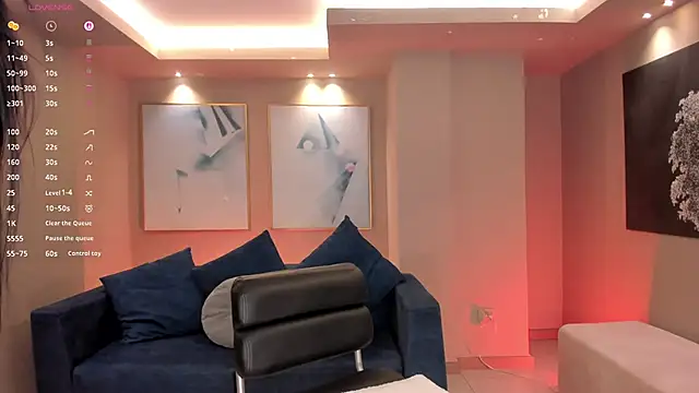 Snapshot of LizzHamilton__ chatting on November 2025 05:39:01 PM LizzHamilton online show from November 2025 05:39:01 PM