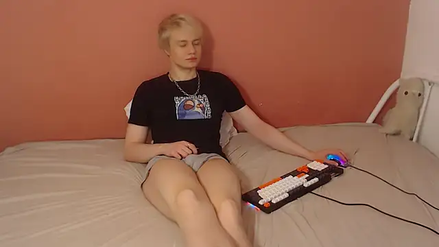 Snapshot of Oliver_sweet_ chatting on April 2026 01:16:02 AM Oliver sweet online show from April 2026 01:16:02 AM