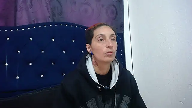 anyu1306 online show from December 2024 05:36:02 PM