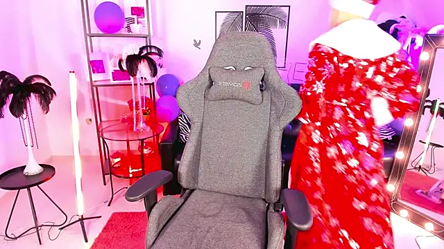 ReiYosimoto online show from December 2024 02:54:01 PM