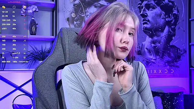 ReiYosimoto online show from April 2026 04:45:01 PM