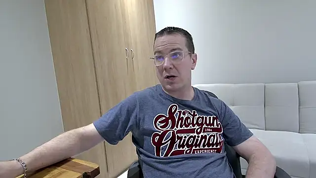 BrettJ81 online show from January 2025 02:51:02 PM