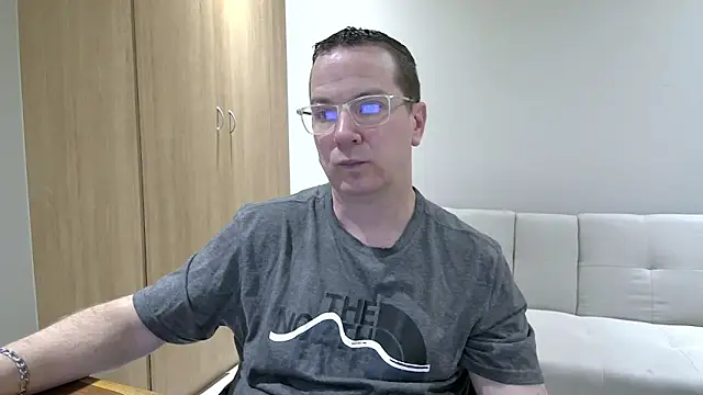 BrettJ81 online show from September 2025 04:28:01 PM