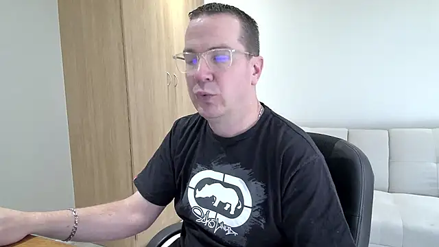 BrettJ81 online show from September 2025 01:45:01 PM