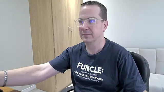 BrettJ81 online show from September 2025 02:19:01 PM