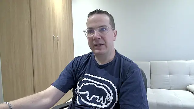 BrettJ81 online show from November 2025 02:32:01 PM