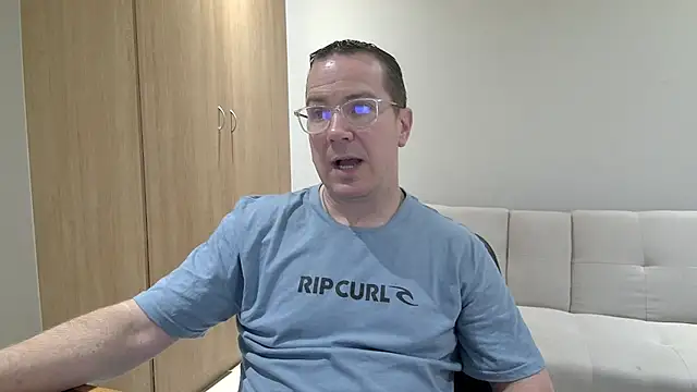 BrettJ81 online show from January 2026 01:14:01 PM