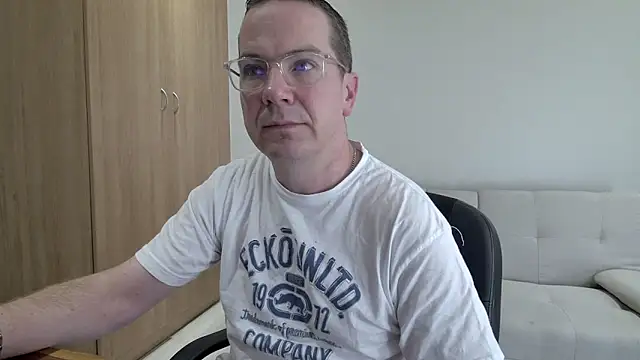 Snapshot of BrettJ81 chatting on April 2026 01:48:02 PM BrettJ81 online show from April 2026 01:48:02 PM