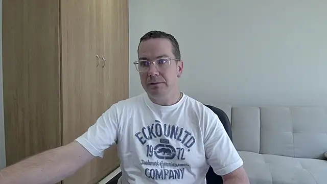 Snapshot of BrettJ81 chatting on April 2026 09:03:02 AM BrettJ81 online show from April 2026 09:03:02 AM