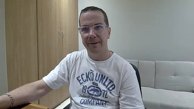 Snapshot of BrettJ81 chatting on April 2026 03:02:01 PM BrettJ81 online show from April 2026 03:02:01 PM