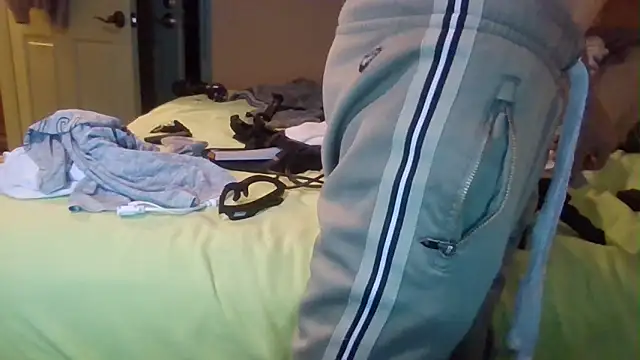 Snapshot of leahcimnikral chatting on December 2025 07:58:01 AM leahcimnikral online show from December 2025 07:58:01 AM