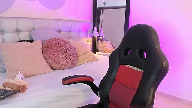 Snapshot of pervert_lizza chatting on March 2025 12:00:01 PM pervert lizza online show from March 2025 12:00:01 PM