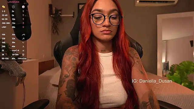 Snapshot of DaniDusan_ chatting on December 2024 12:52:01 AM DaniDusan  online show from December 2024 12:52:01 AM