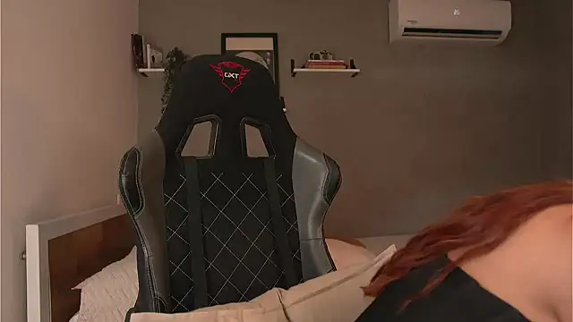 Snapshot of DaniDusan_ chatting on March 2025 06:32:01 PM DaniDusan  online show from March 2025 06:32:01 PM