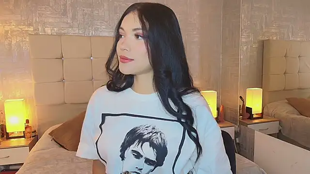 Snapshot of Baby_Venuss chatting on December 2024 03:47:02 AM Baby Venuss online show from December 2024 03:47:02 AM