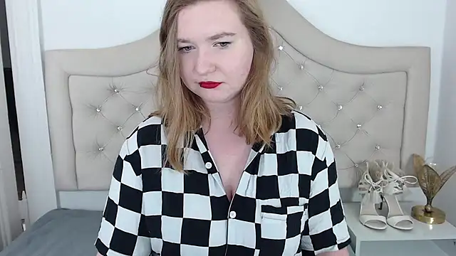 LaraDream online show from February 2025 12:11:01 AM