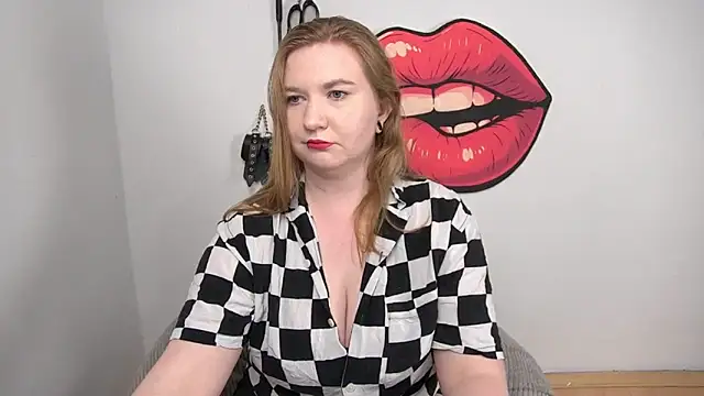 LaraDream online show from November 2025 04:29:01 PM