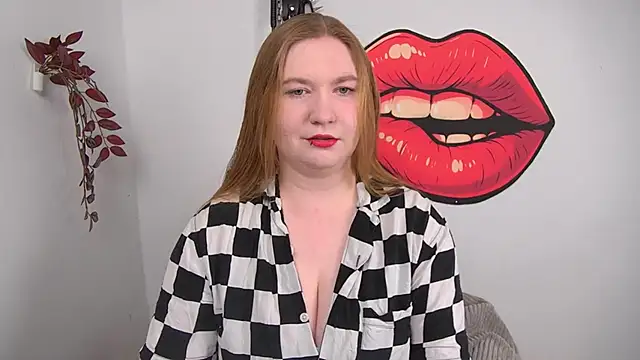 Snapshot of LaraDream chatting on April 2026 01:55:02 PM LaraDream online show from April 2026 01:55:02 PM