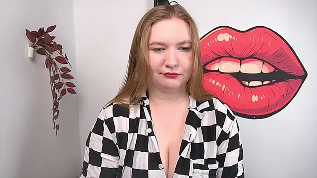 Snapshot of LaraDream chatting on April 2026 03:31:02 PM LaraDream online show from April 2026 03:31:02 PM