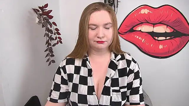 Snapshot of LaraDream chatting on April 2026 04:05:01 PM LaraDream online show from April 2026 04:05:01 PM