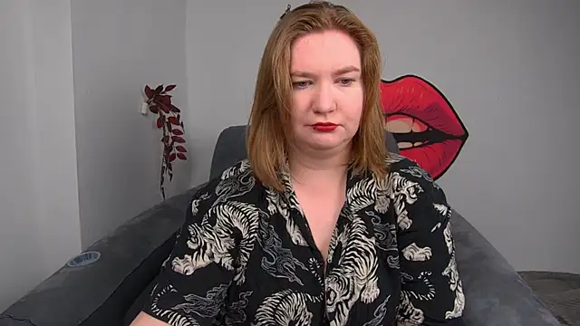 LaraDream online show from July 2026 02:47:02 PM